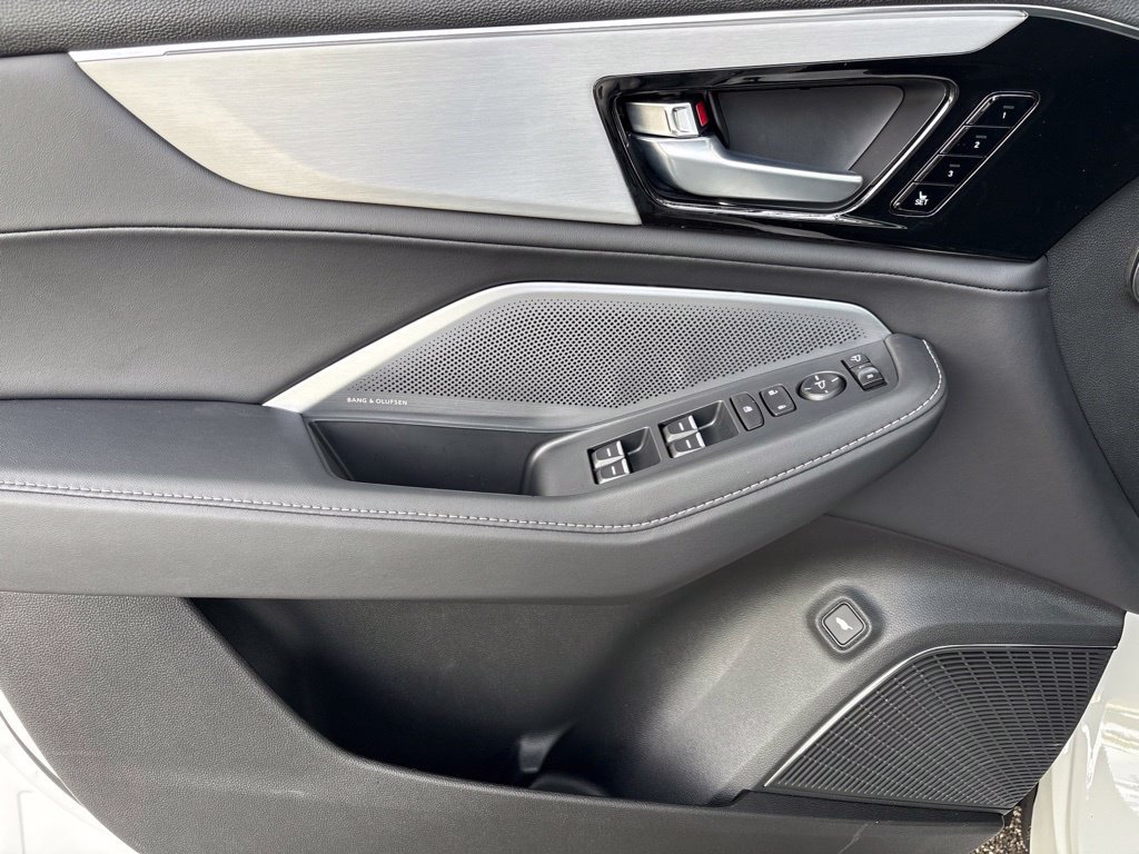 New 2026 Acura MDX w/ Technology Package FWD image 17