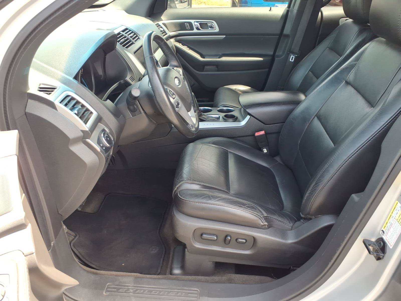 Used 2013 Ford Explorer XLT FWD image 9