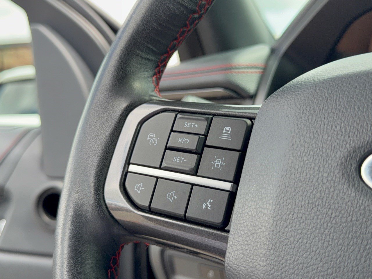 Used 2023 Ford Expedition Limited RWD image 18
