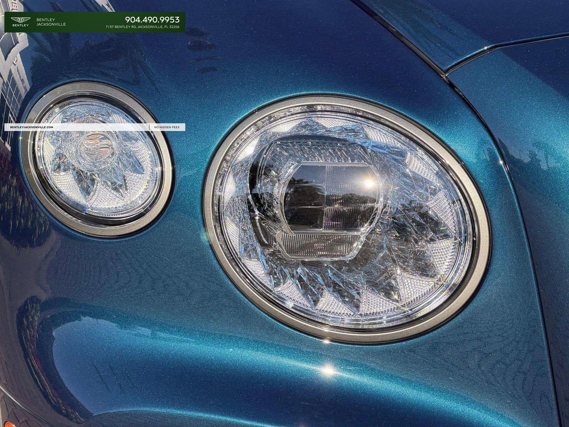 Used 2025 Bentley Flying Spur Plug-In Hybrid image 12
