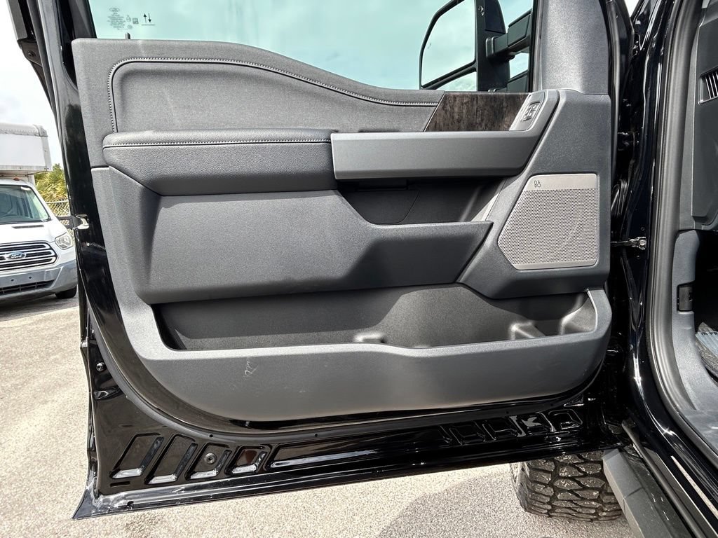 New 2026 Ford F250 Lariat w/ Black Appearance Package AWD/4WD image 39