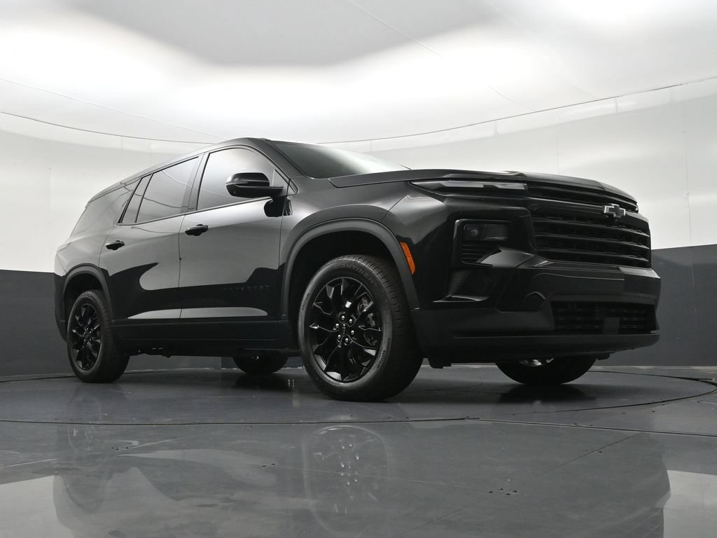 Used 2024 Chevrolet Traverse LS w/ Midnight/Sport Edition FWD image 29