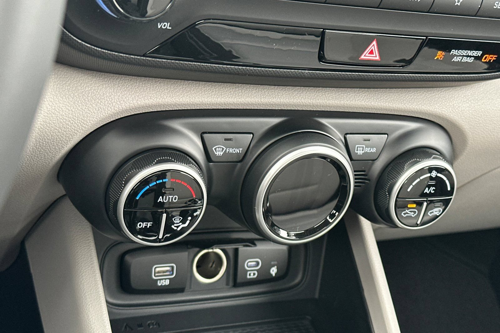 New 2026 Hyundai Venue SEL FWD image 19