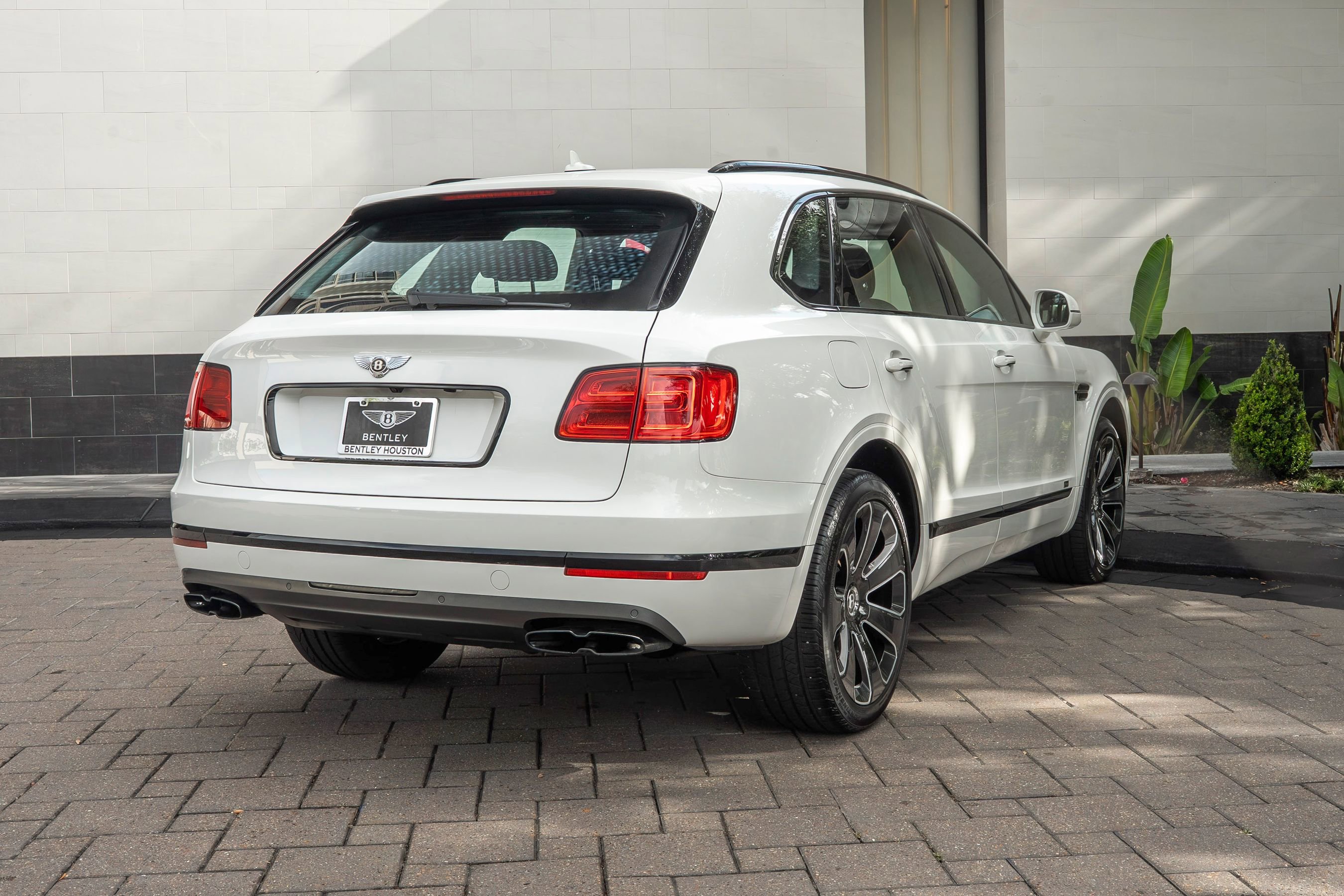 Used 2020 Bentley Bentayga AWD/4WD image 3