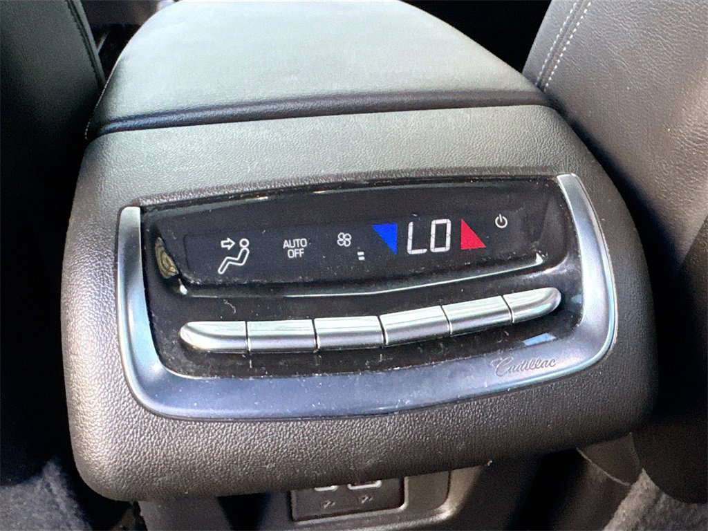 Used 2023 Cadillac XT6 Luxury image 27