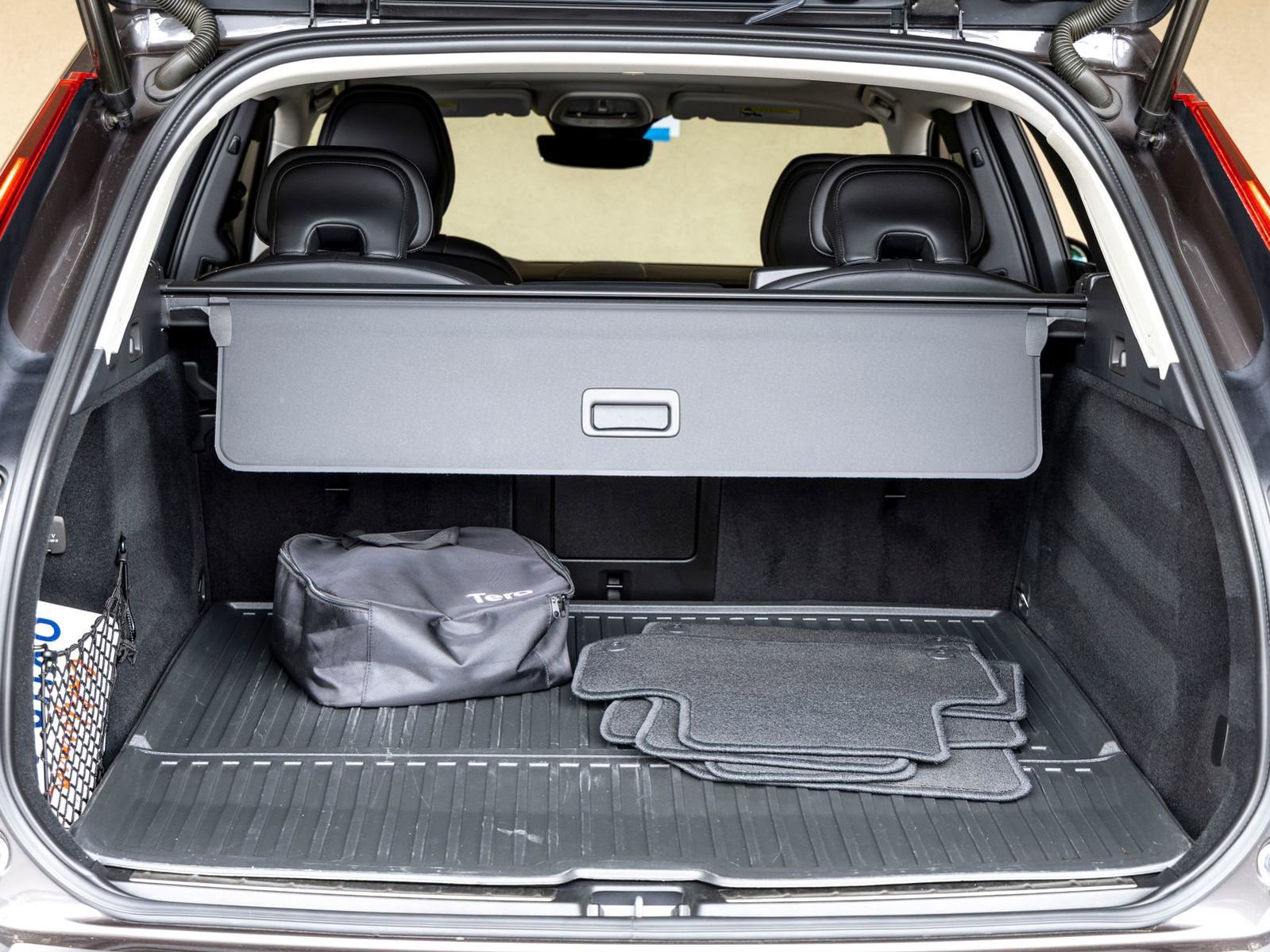 Used 2022 Volvo XC60 T8 Inscription w/ Advanced Package image 22