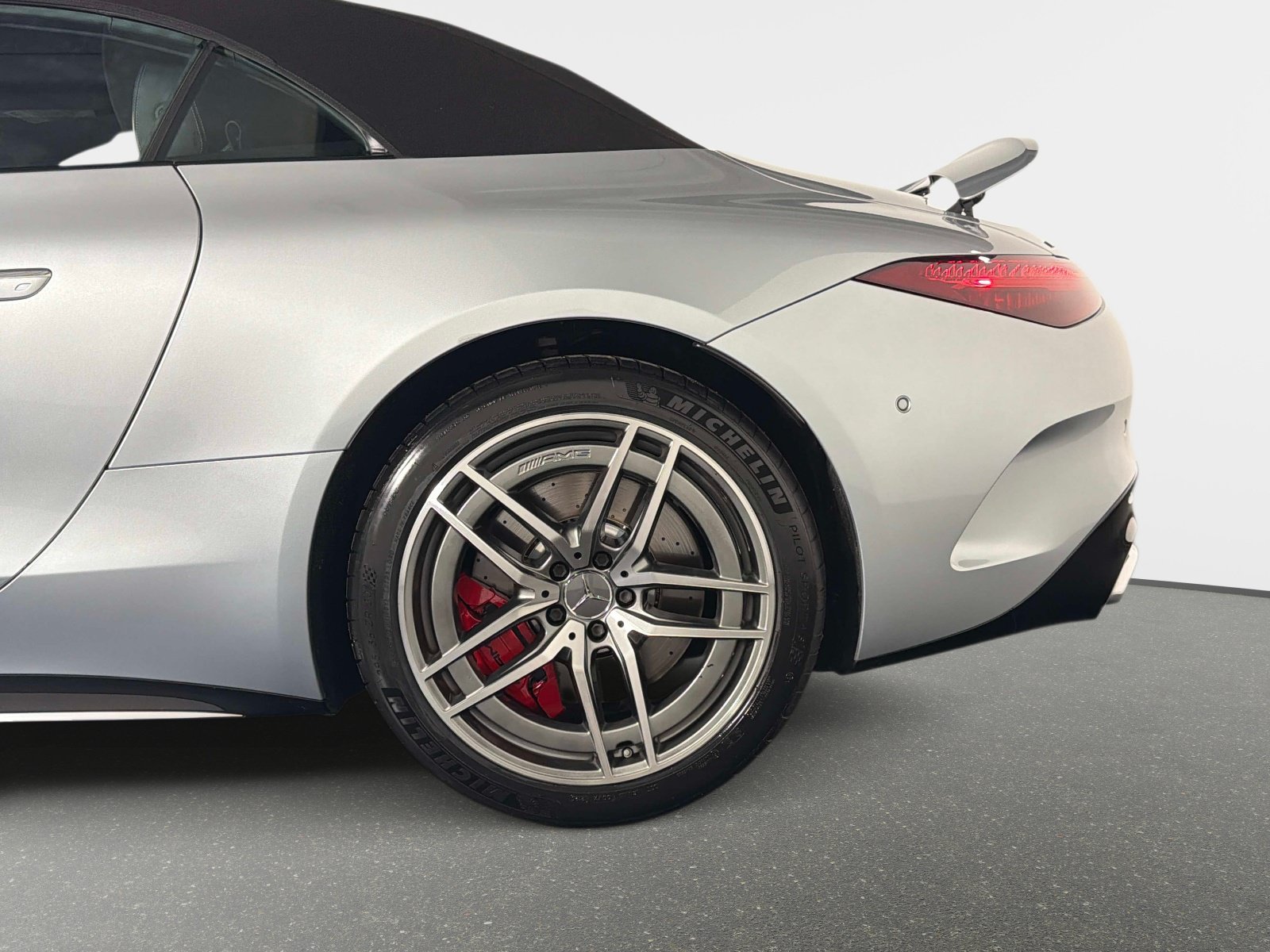 Used 2022 Mercedes-Benz SL 55 AMG 4MATIC image 14
