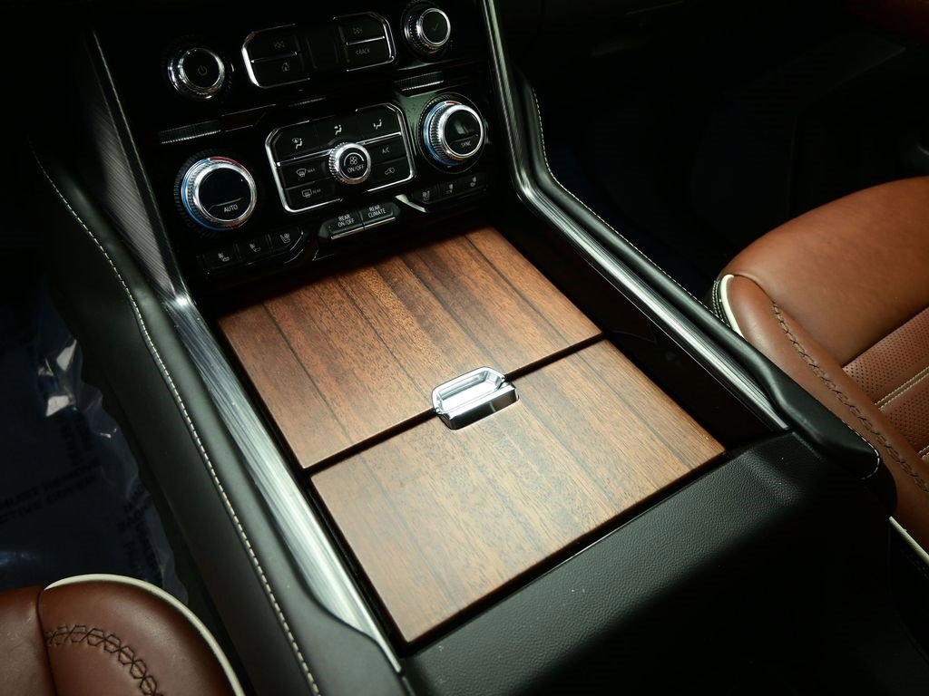 Used 2023 GMC Yukon XL Denali Ultimate image 25