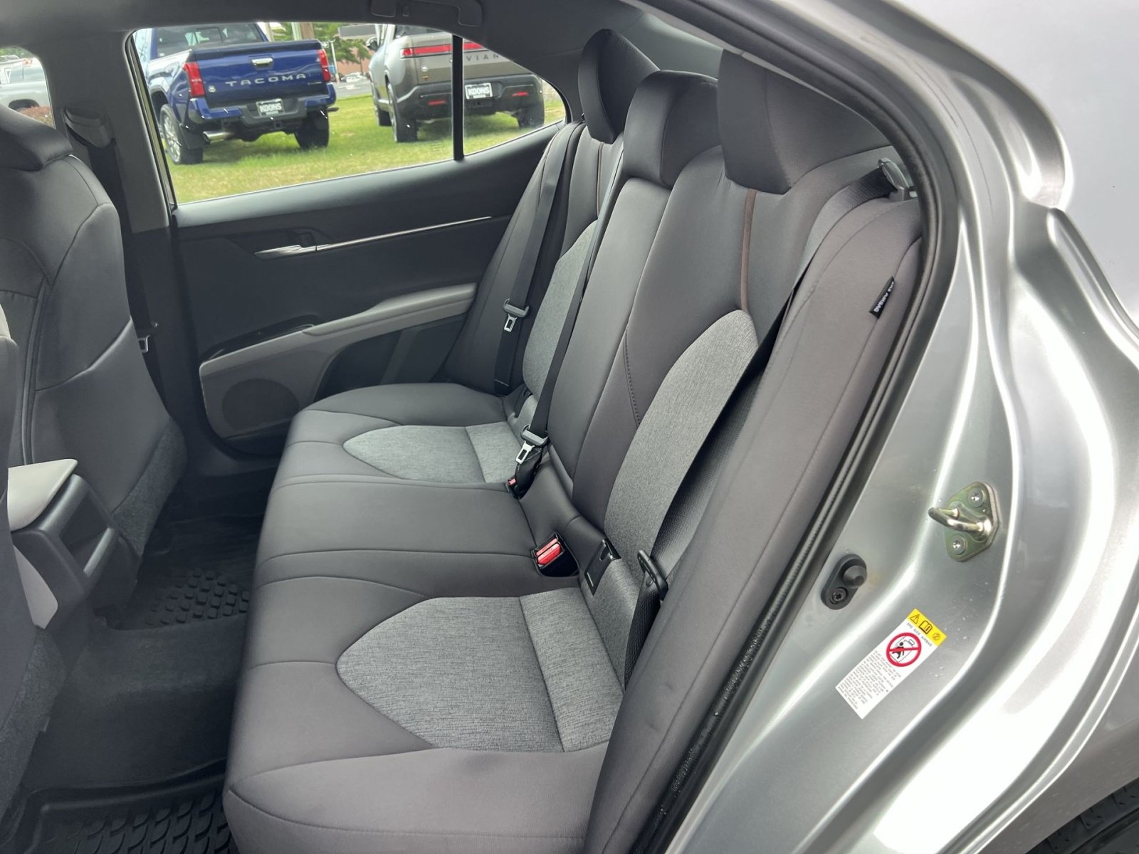 Used 2018 Toyota Camry LE FWD image 23