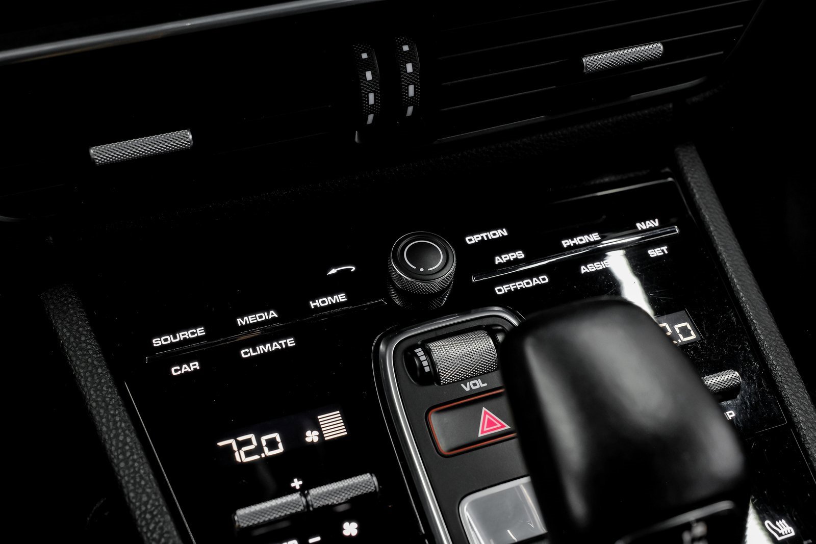 Used 2023 Porsche Cayenne Coupe image 36