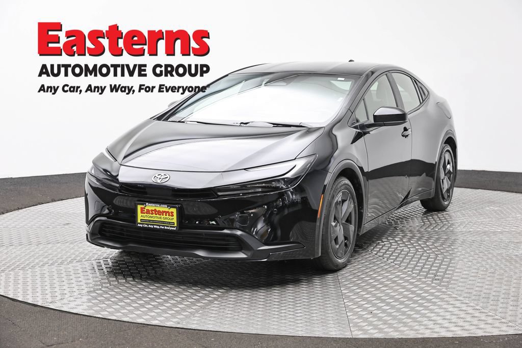 Used 2023 Toyota Prius LE FWD video 1