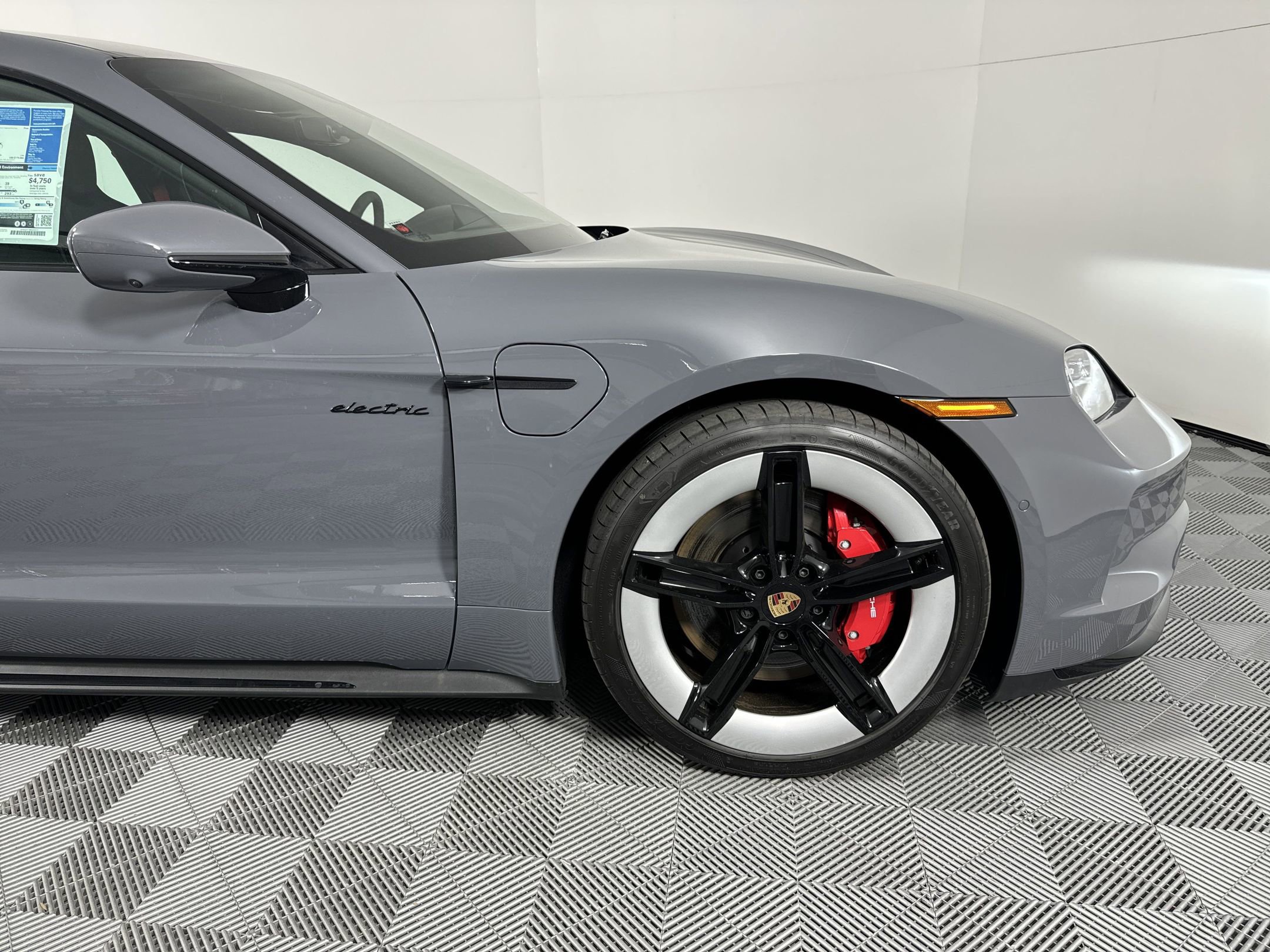 Used 2025 Porsche Taycan GTS image 12