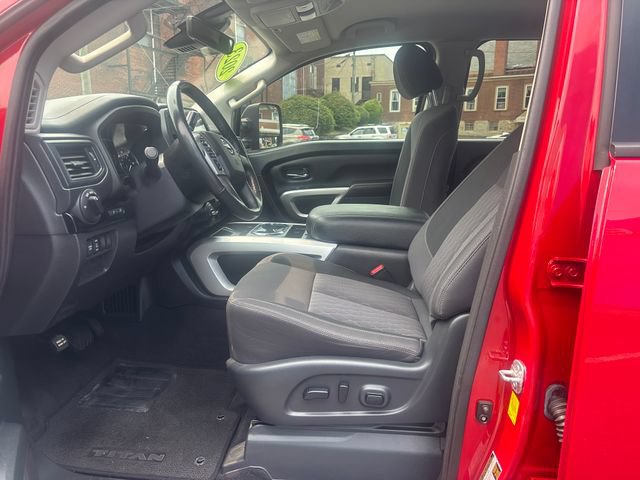Used 2023 Nissan Titan SV w/ SV Convenience Package AWD/4WD image 11