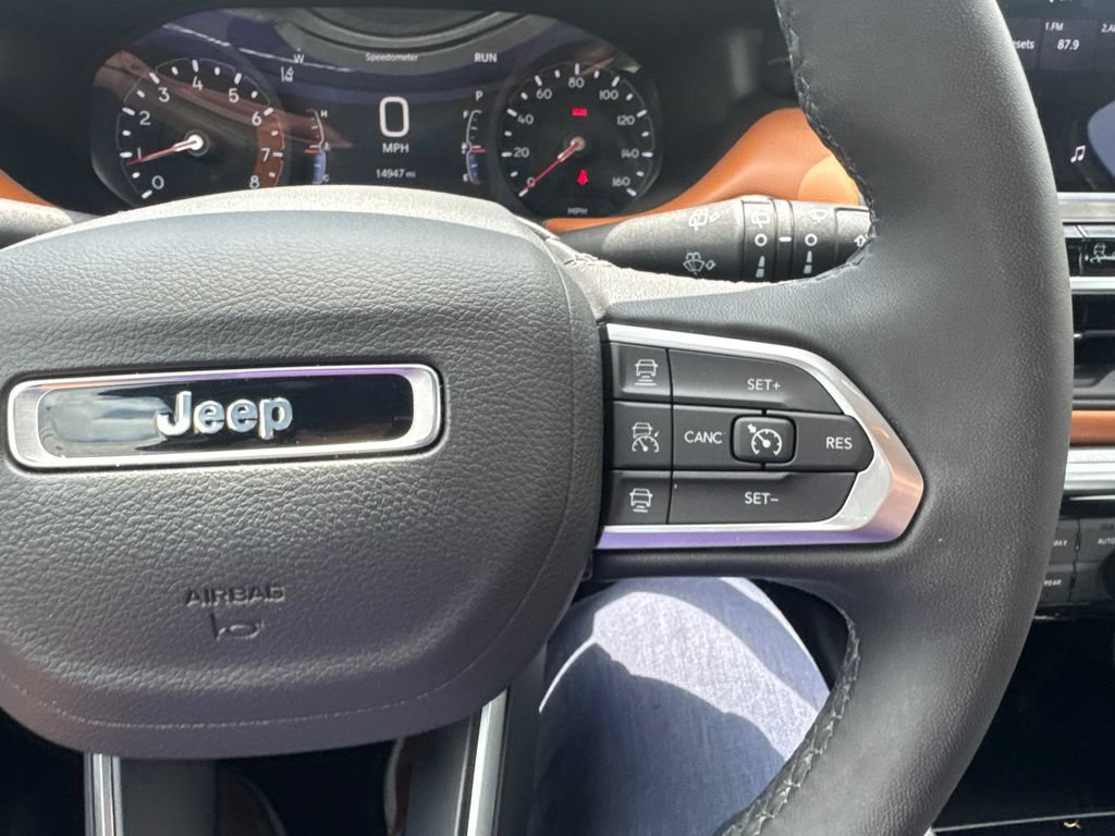 Used 2025 Jeep Compass Limited AWD/4WD image 12