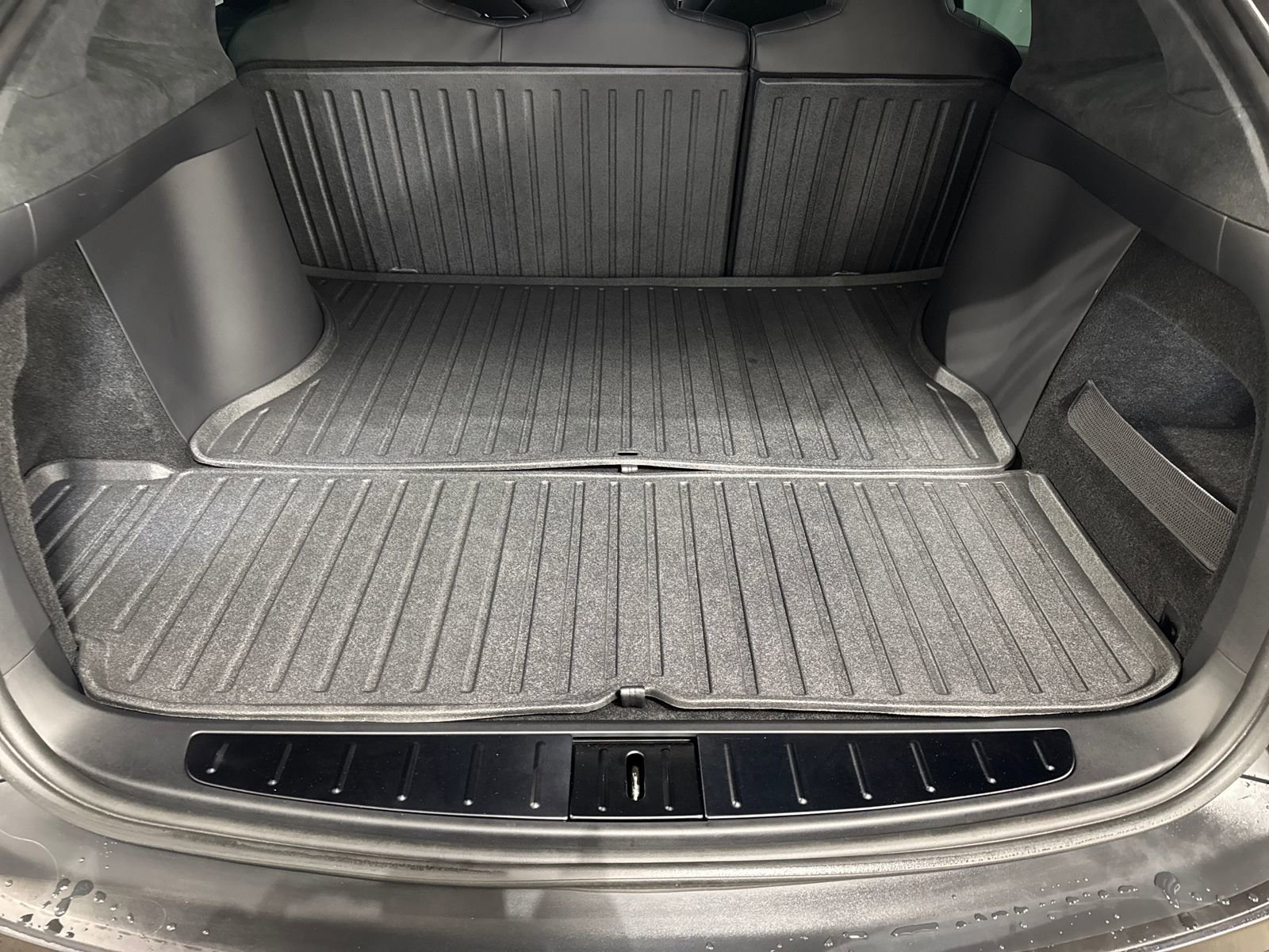 Used 2024 Tesla Model X image 28