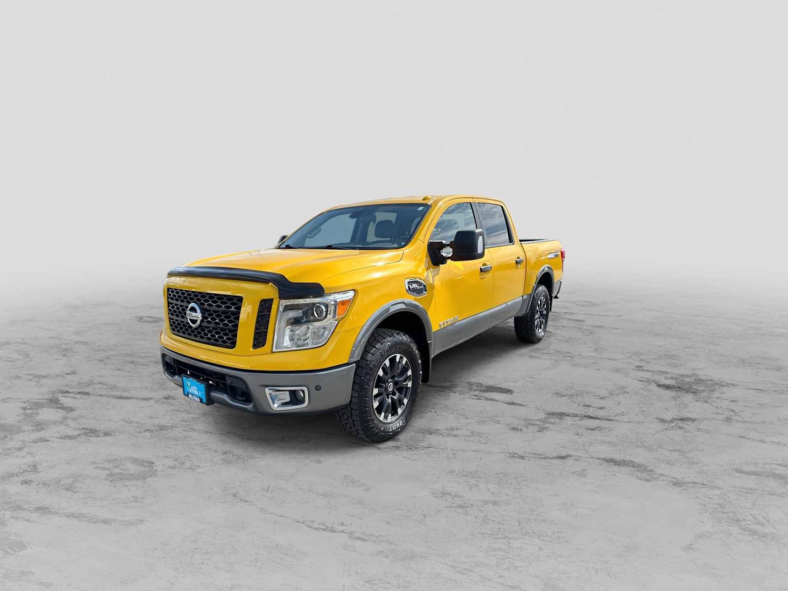 Used 2017 Nissan Titan S image 4