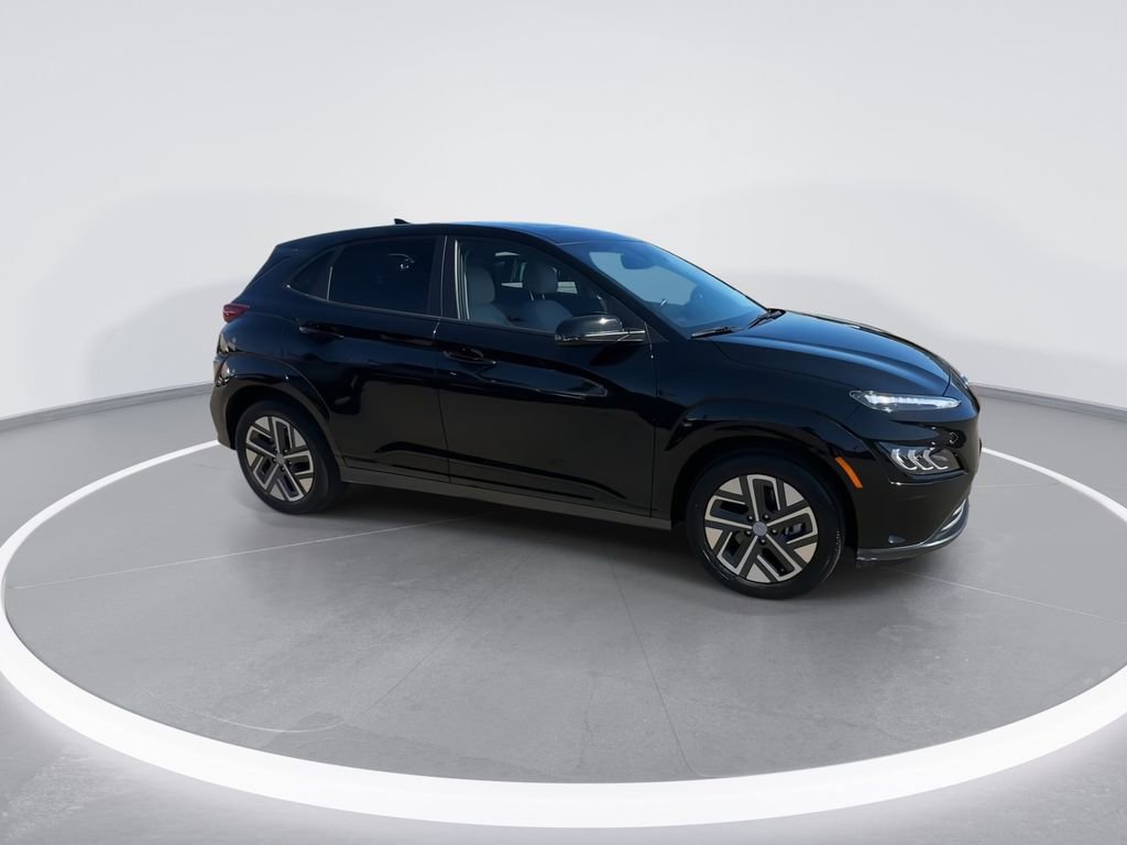 Used 2023 Hyundai Kona Limited w/ Cargo Package FWD image 3