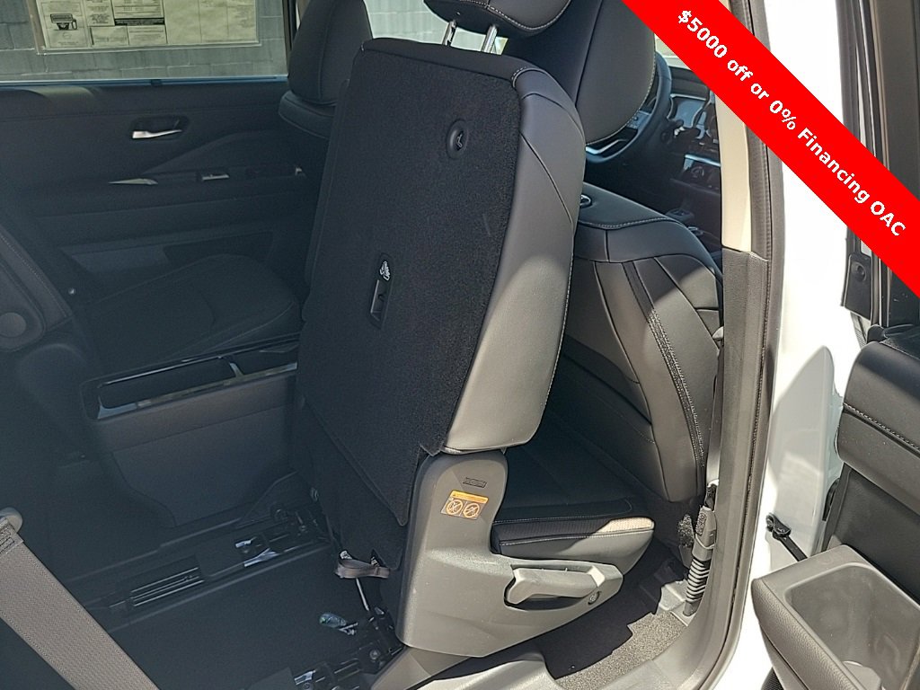 New 2025 Nissan Pathfinder SL w/ SL Premium Package image 44