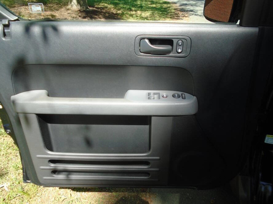 Used 2004 Honda Element EX image 16