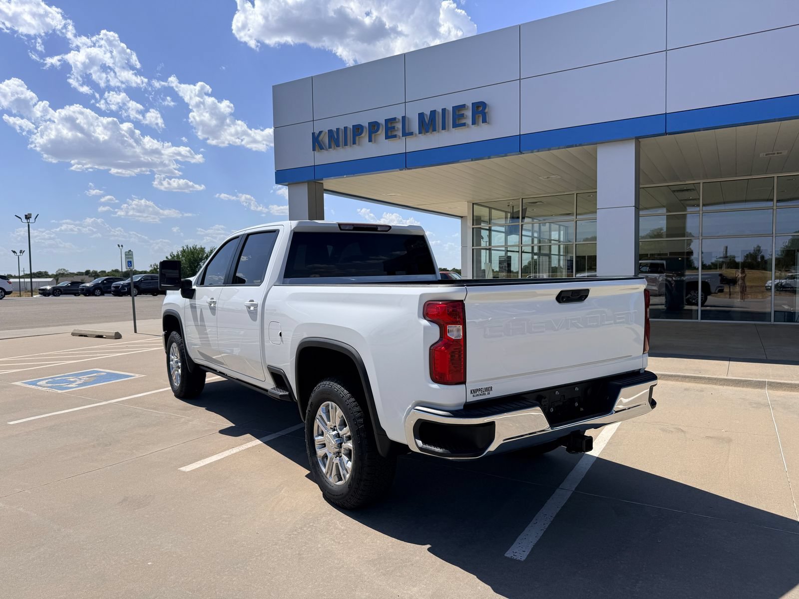 Used 2024 Chevrolet Silverado 2500 LT AWD/4WD image 8