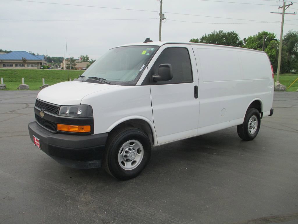 Used 2018 Chevrolet Express 2500 w/ Driver Convenience Package RWD image 11