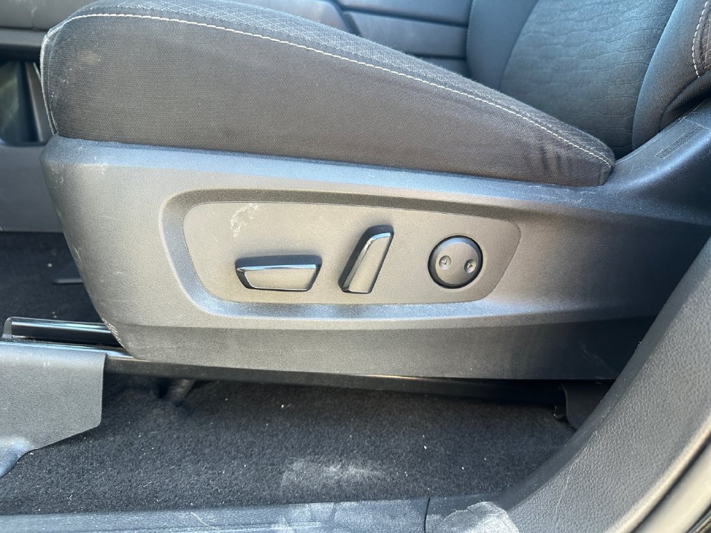 Used 2023 Nissan Pathfinder SV AWD/4WD image 17