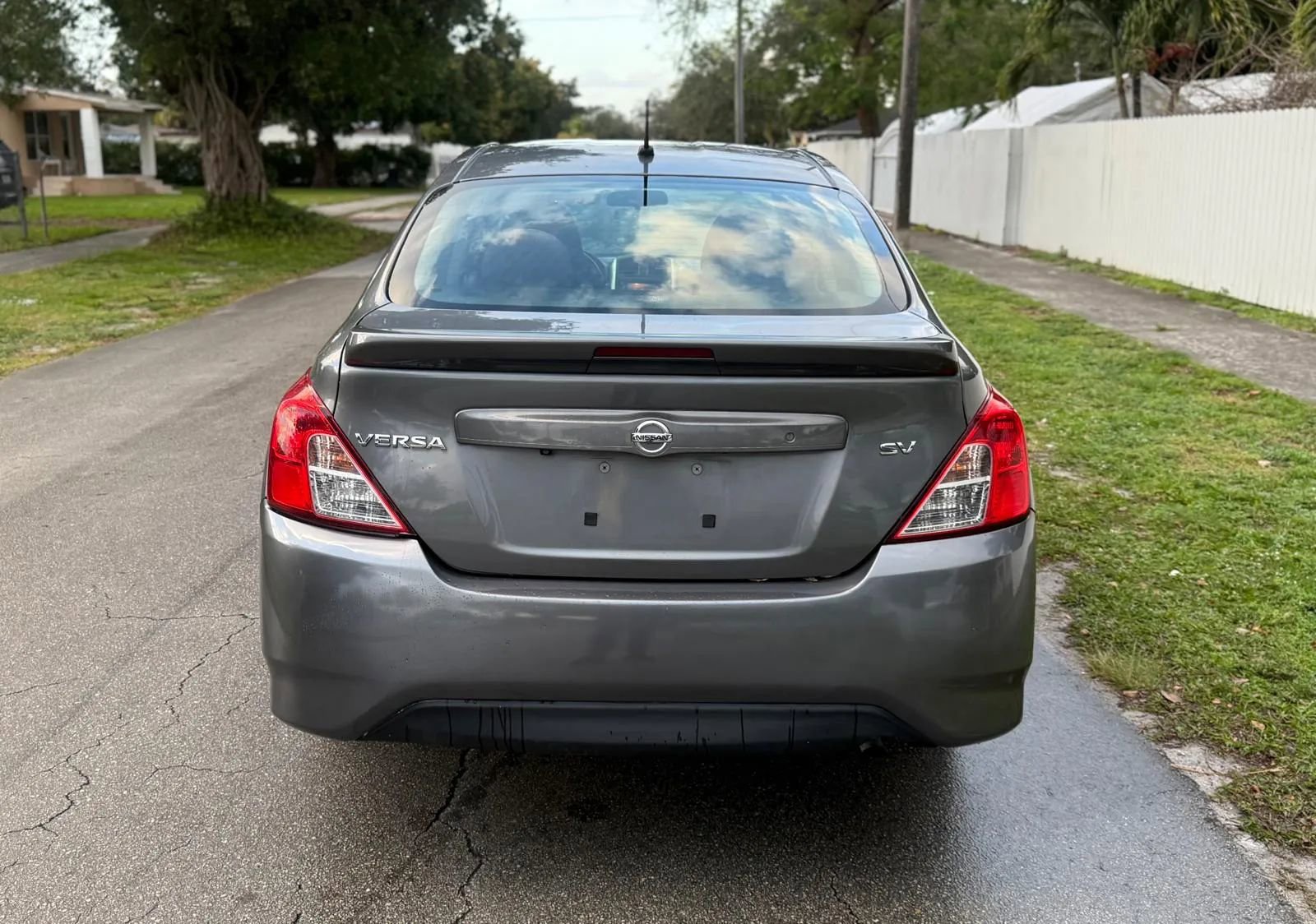 Used 2019 Nissan Versa SV image 8