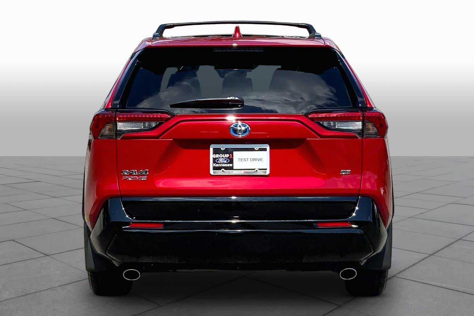 Used 2022 Toyota RAV4 SE w/ Weather & Moonroof Package AWD/4WD image 5
