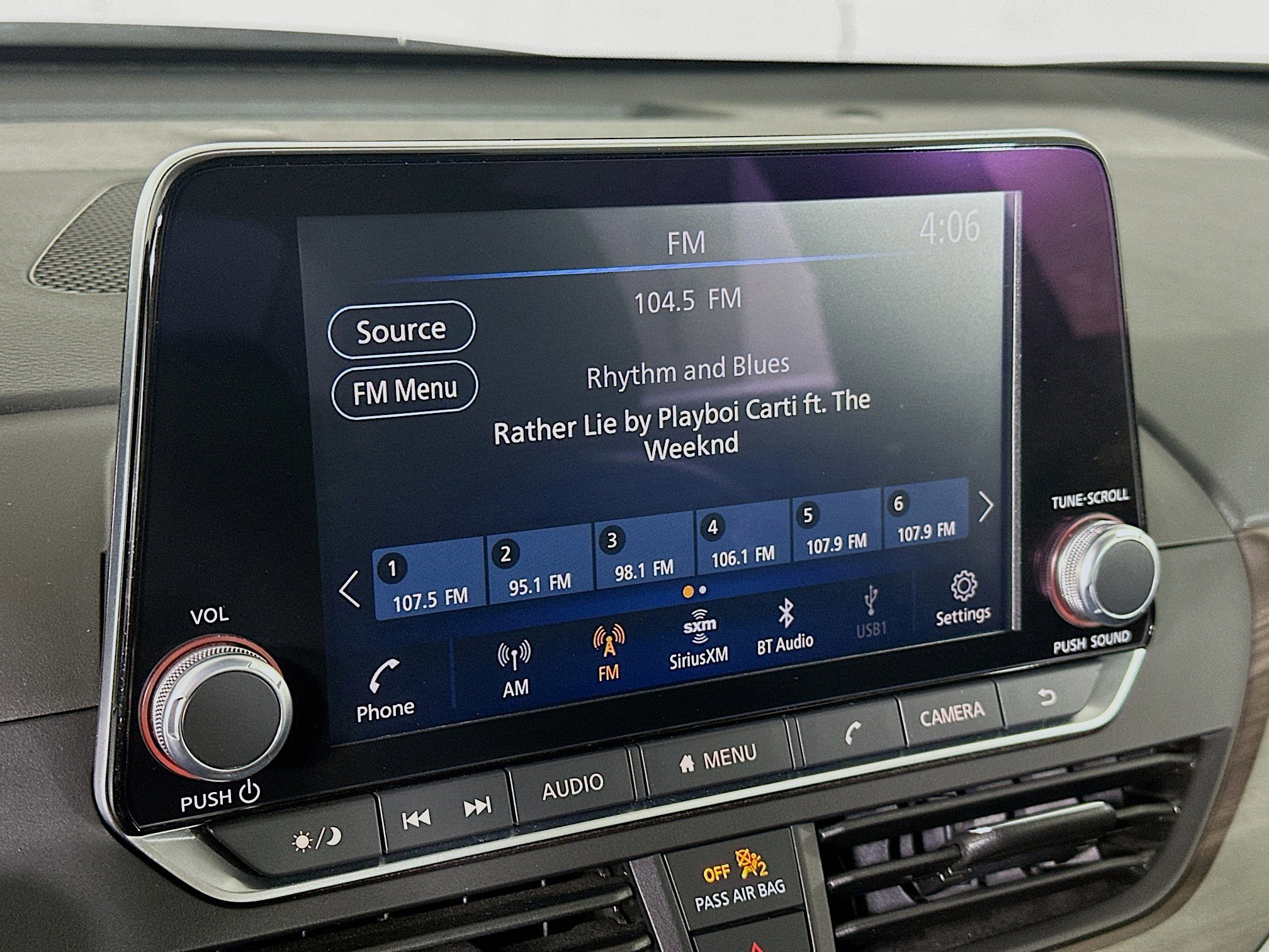 Used 2025 Nissan Altima 2.5 SV image 21