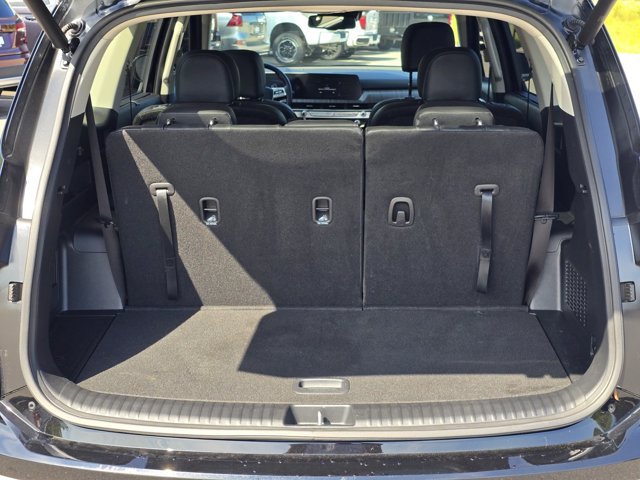 Used 2024 Kia Telluride EX w/ EX Captain's Chair Package FWD image 11