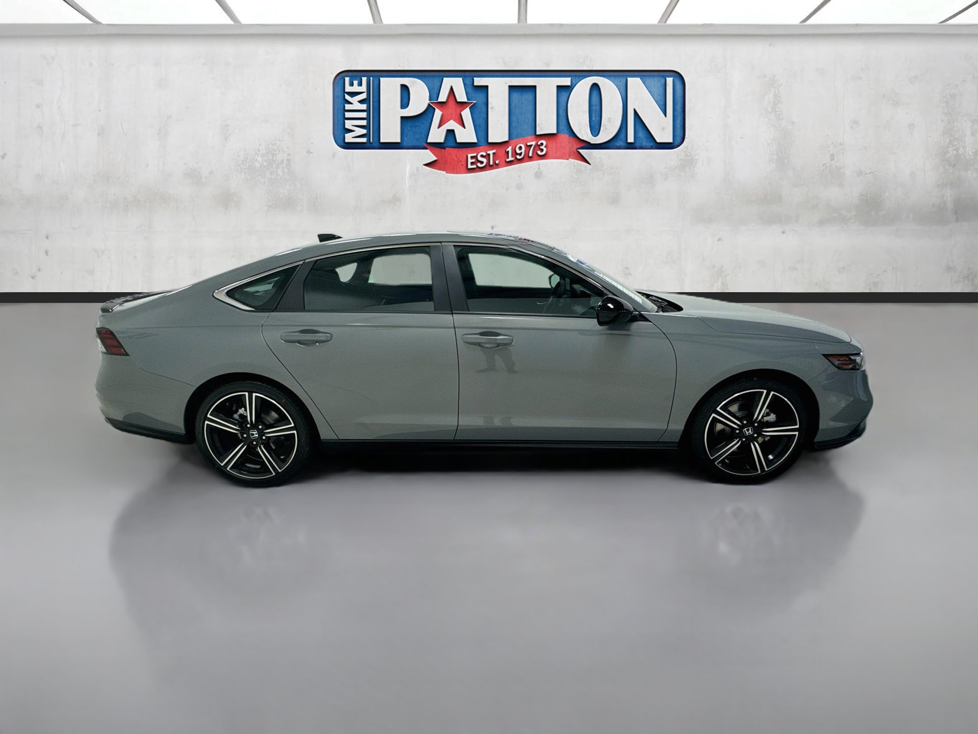 Used 2025 Honda Accord Sport image 8