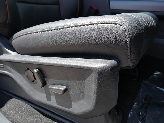 New 2025 Ford F350 Lariat w/ Lariat Ultimate Package image 35