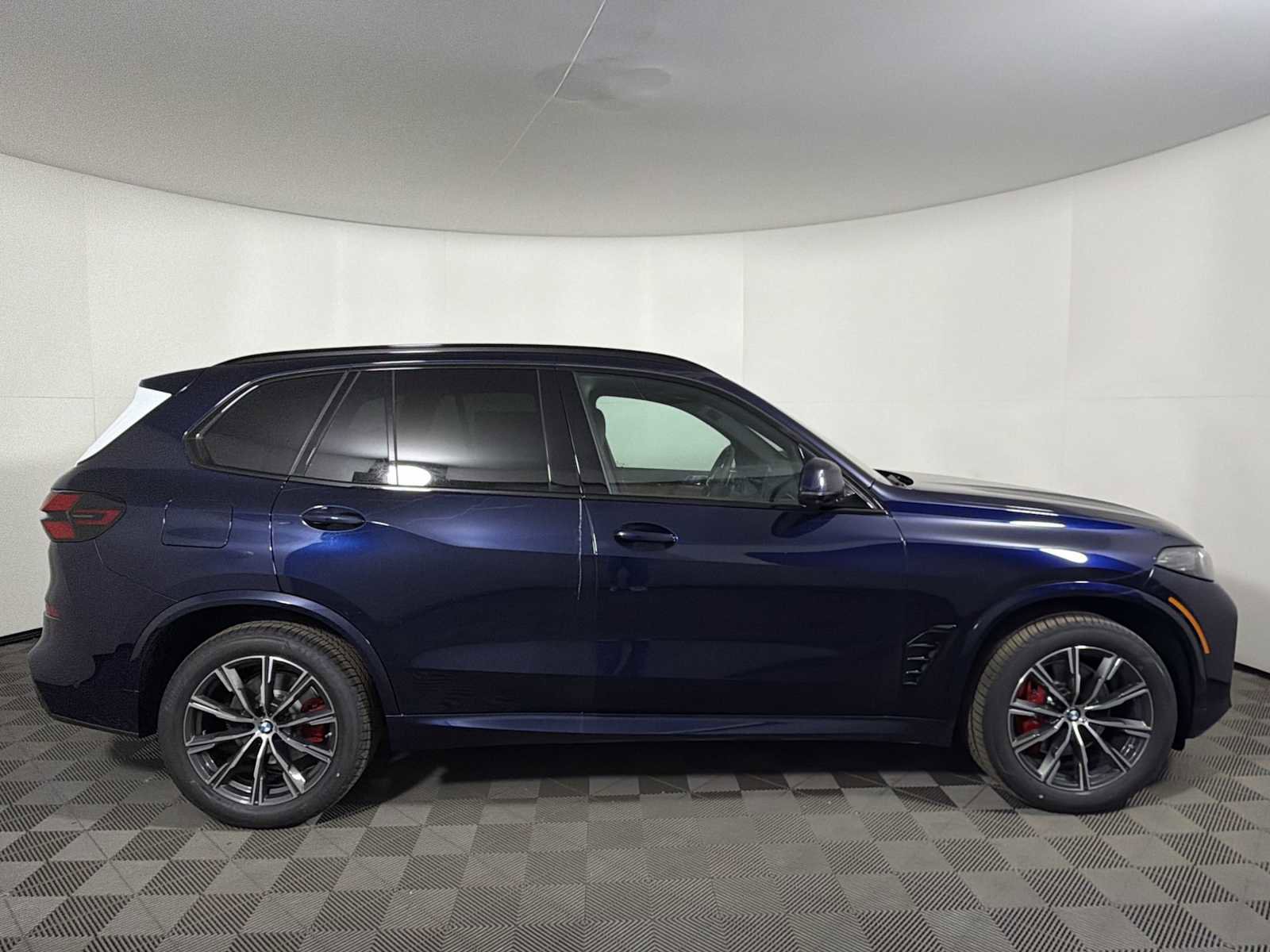 New 2026 BMW X5 xDrive40i w/ Executive Package image 8