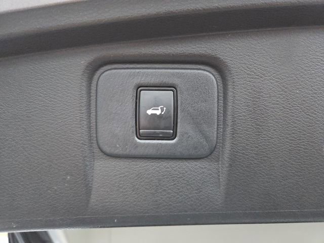 Used 2018 Nissan Murano SL w/ Moonroof Package image 17
