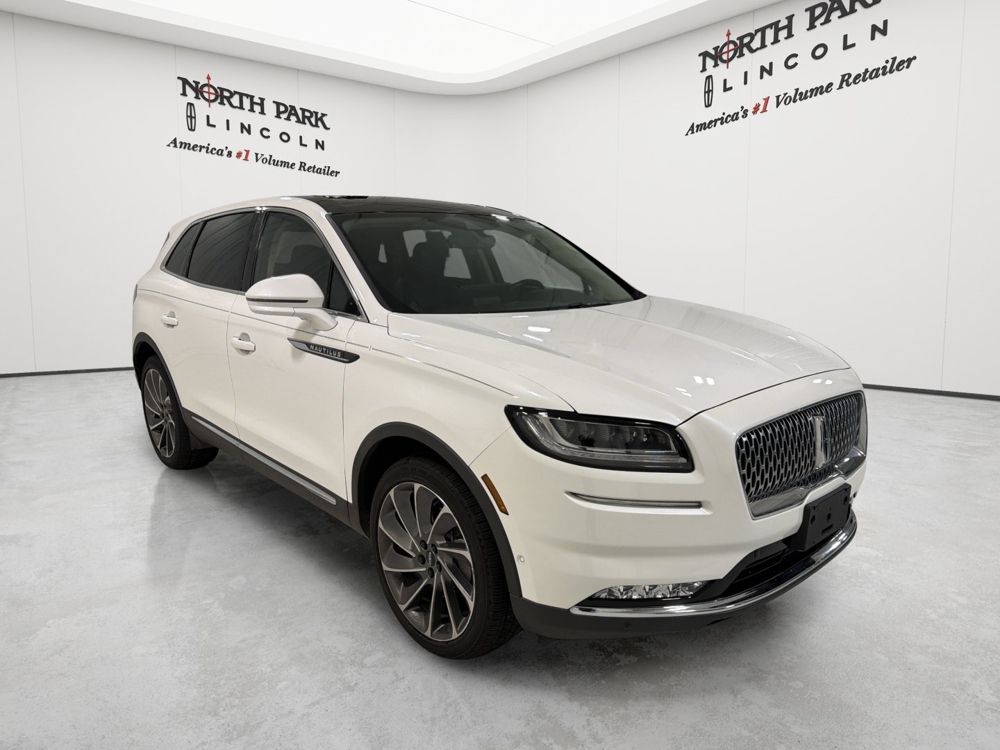 Used 2022 Lincoln Nautilus Reserve w/ Equipment Group 202A AWD/4WD image 7
