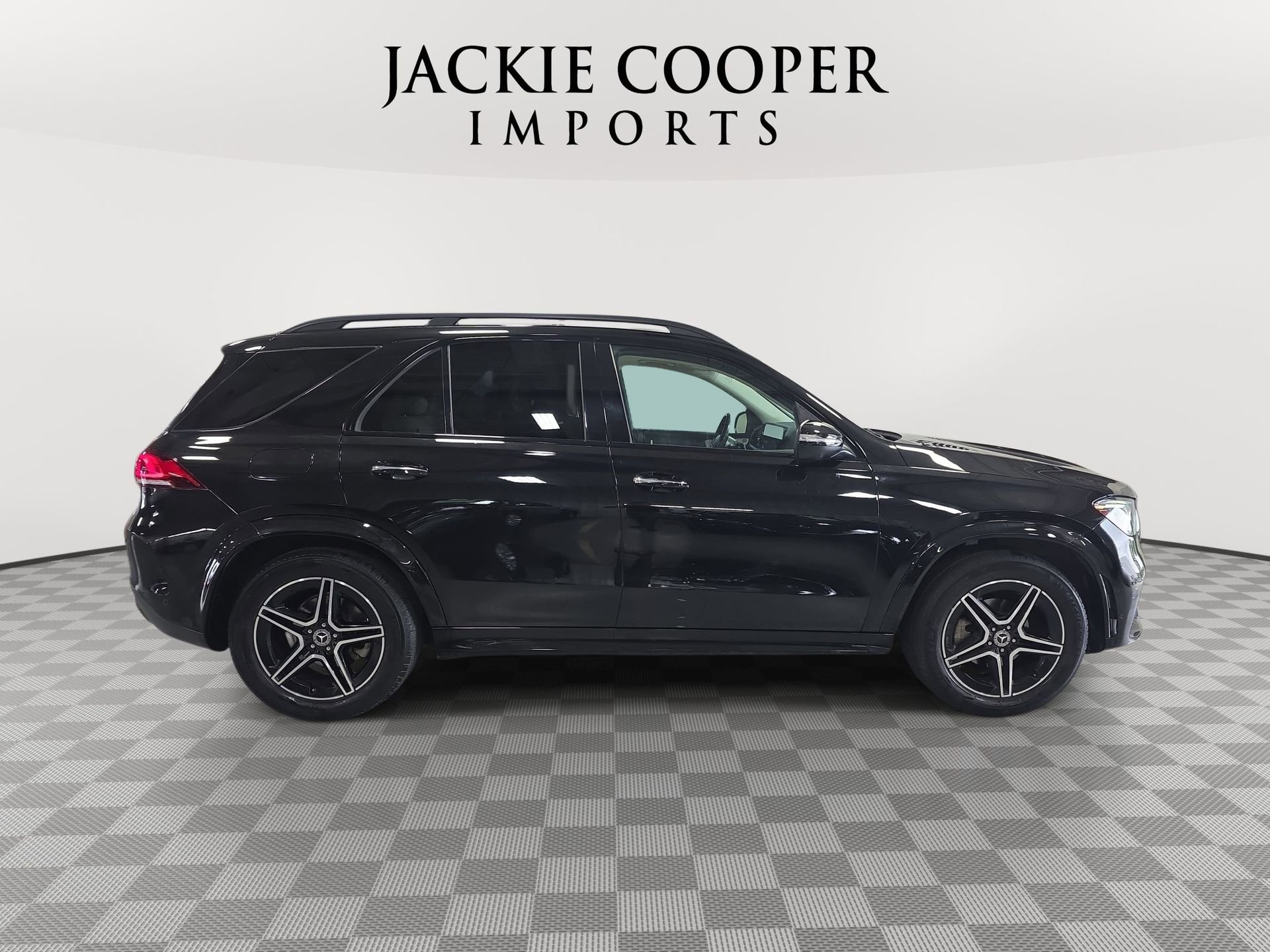 Used 2021 Mercedes-Benz GLE 350 4MATIC image 4