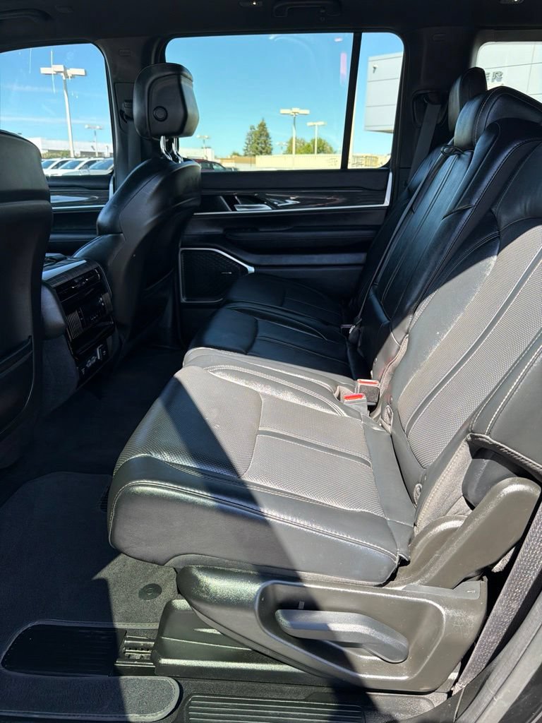 Used 2022 Jeep Wagoneer Series II w/ Premium Group I AWD/4WD image 24
