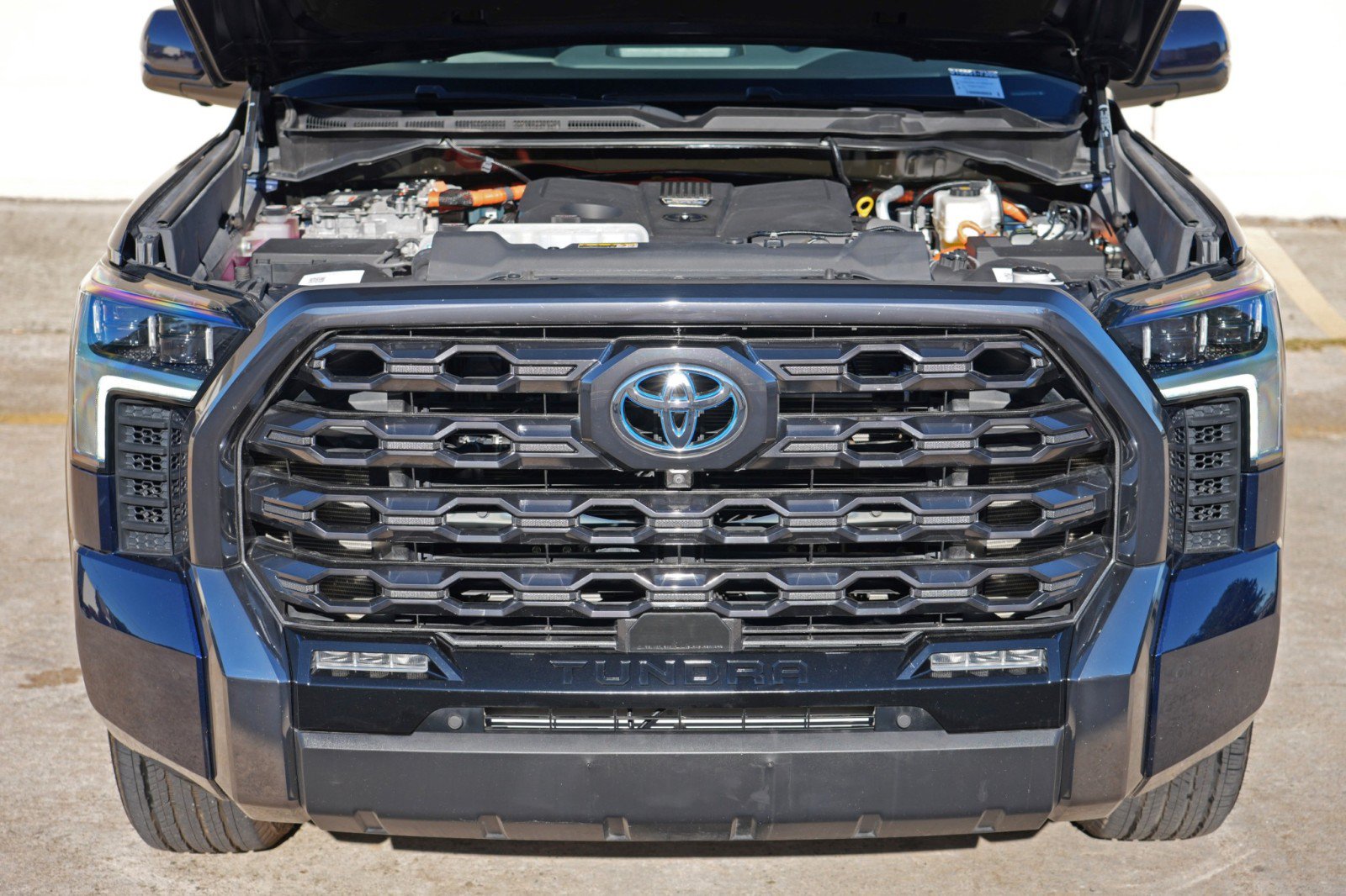 Used 2023 Toyota Tundra Platinum w/ Advanced Package AWD/4WD image 8