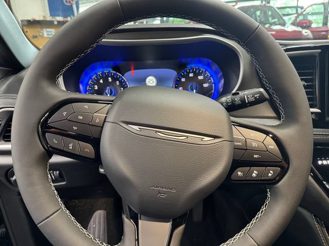 New 2027 Chrysler Pacifica Limited AWD/4WD image 23