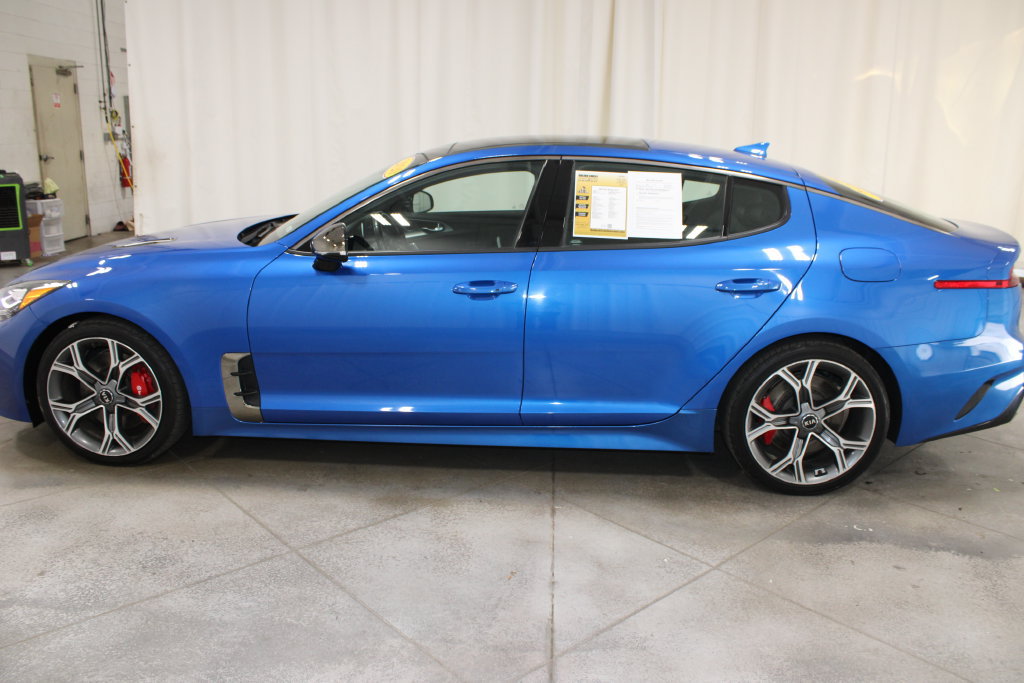 Used 2020 Kia Stinger GT1 RWD image 6