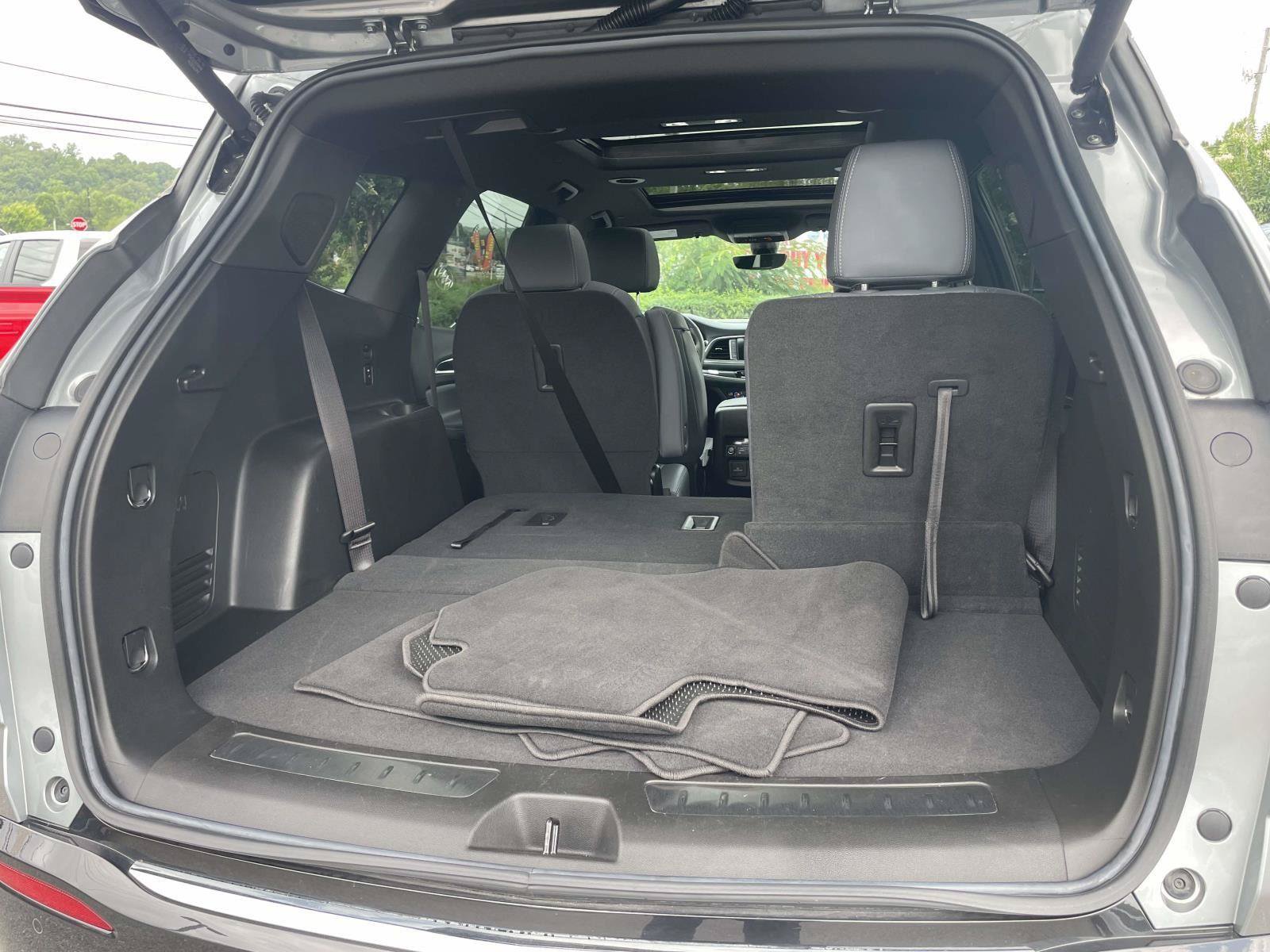 Used 2023 Buick Enclave Premium w/ Experience Buick Package FWD image 27