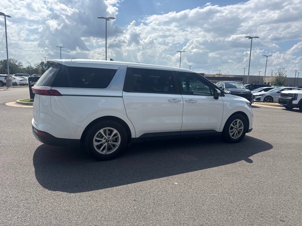Certified 2024 Kia Carnival LX FWD image 6