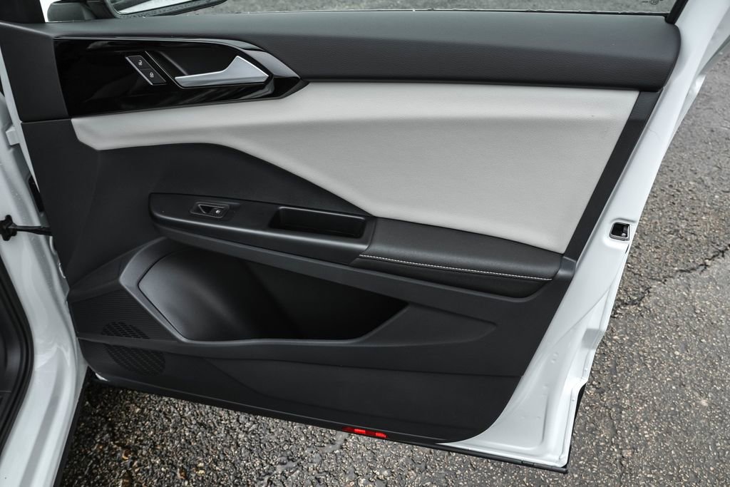 New 2026 Volkswagen Taos S image 40