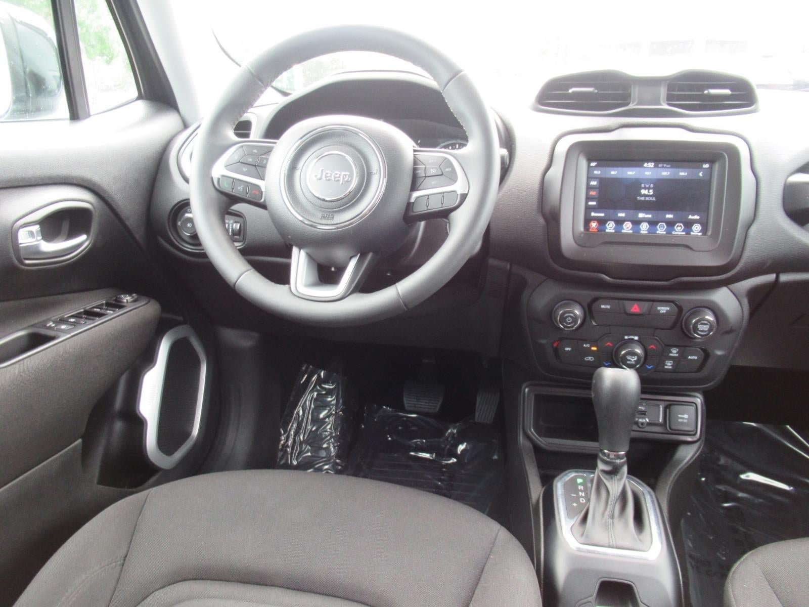 Used 2020 Jeep Renegade Latitude FWD image 13