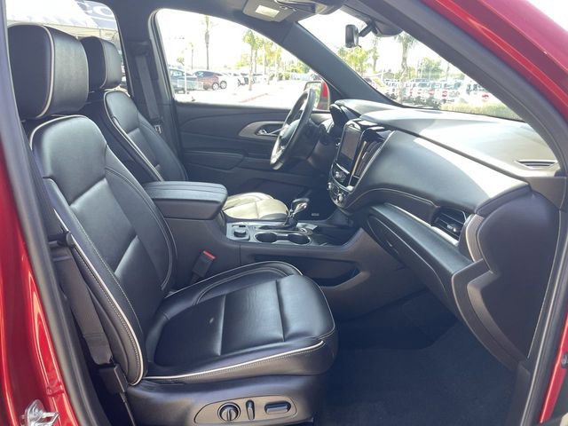 Used 2023 Chevrolet Traverse Premier FWD image 28