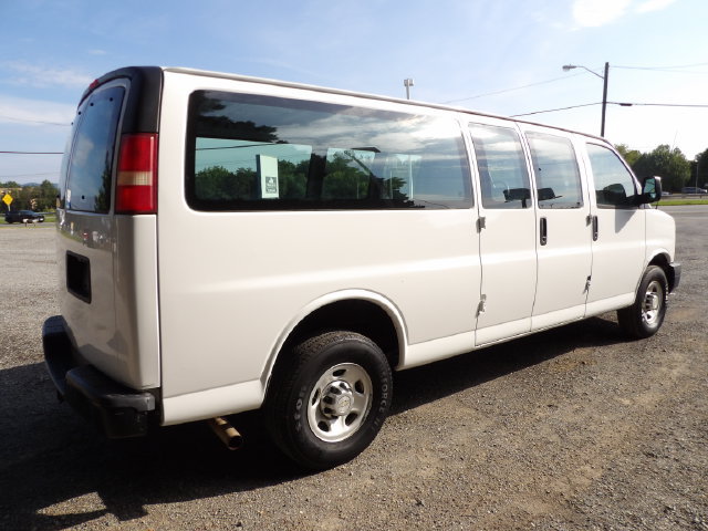 Used 2010 Chevrolet Express 2500 Extended w/ Preferred Equipment Group RWD image 5