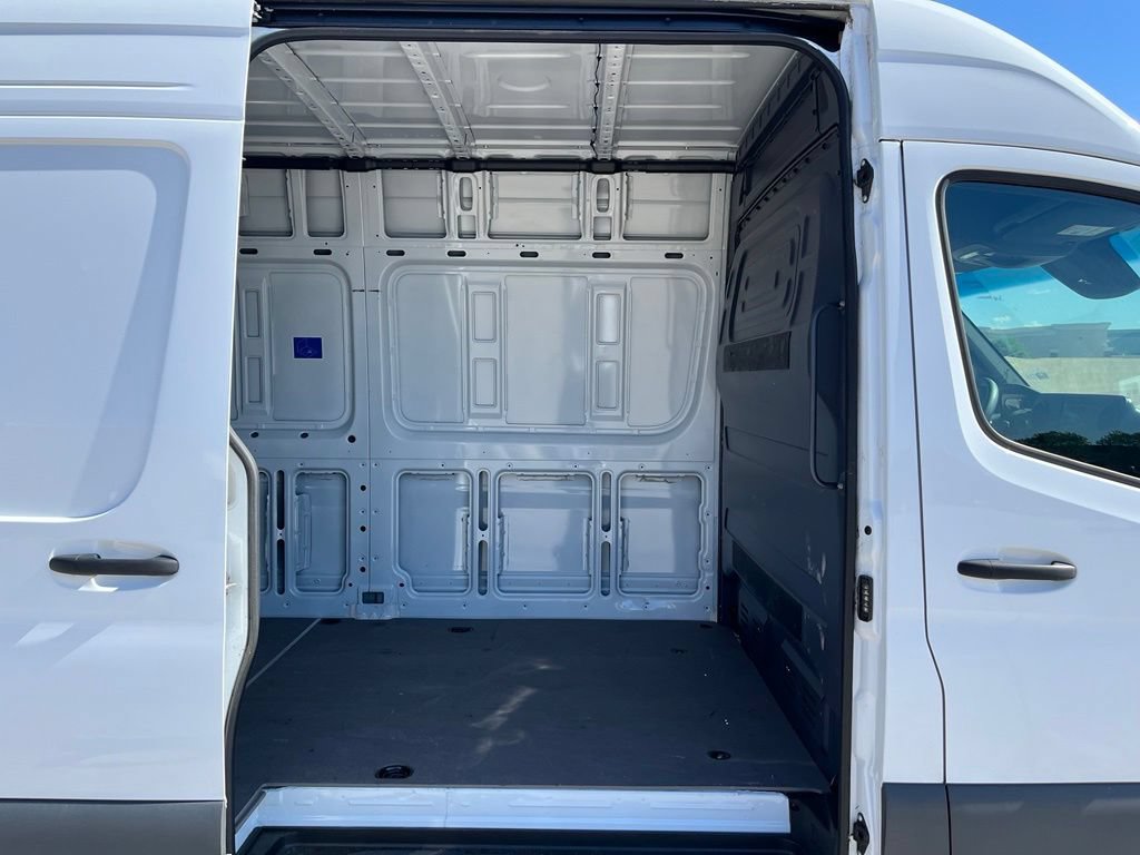 Used 2024 Mercedes-Benz Sprinter 3500 image 13