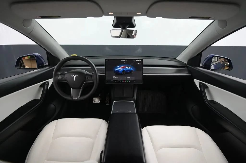 Used 2022 Tesla Model Y Performance AWD/4WD image 31
