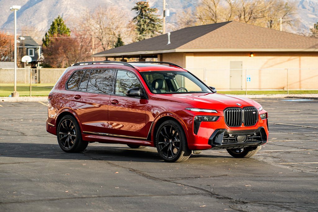 Certified 2025 BMW X7 M60i image 3