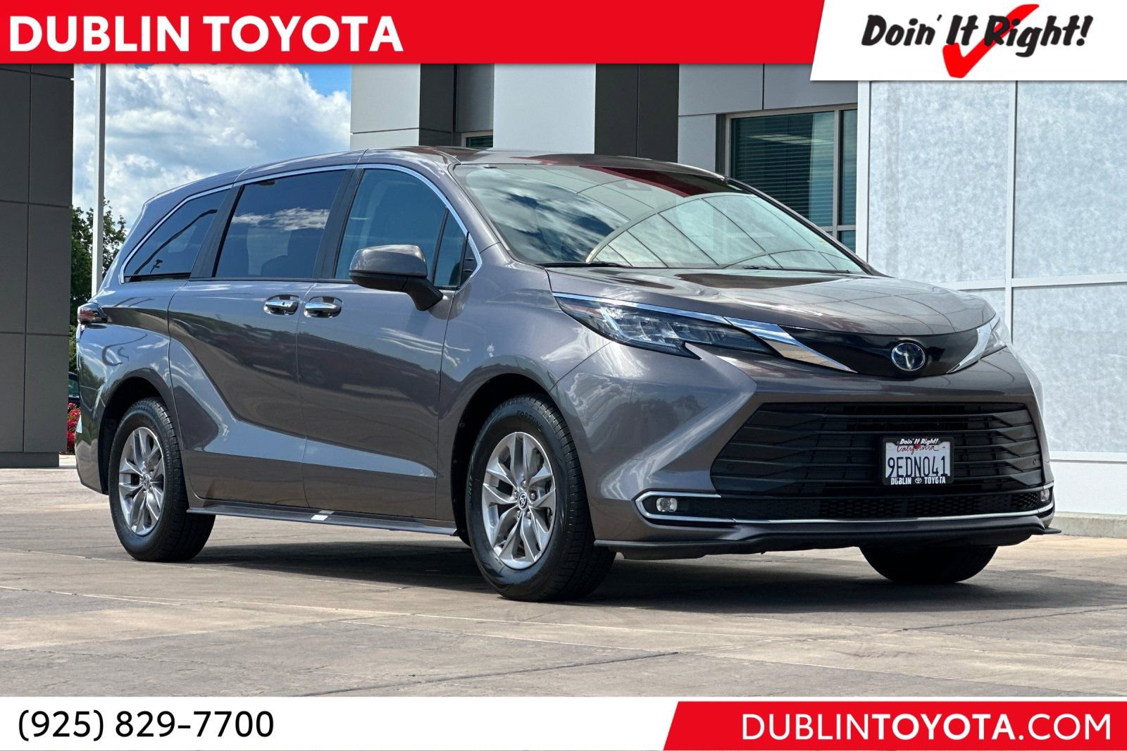Certified 2022 Toyota Sienna XLE FWD image 1